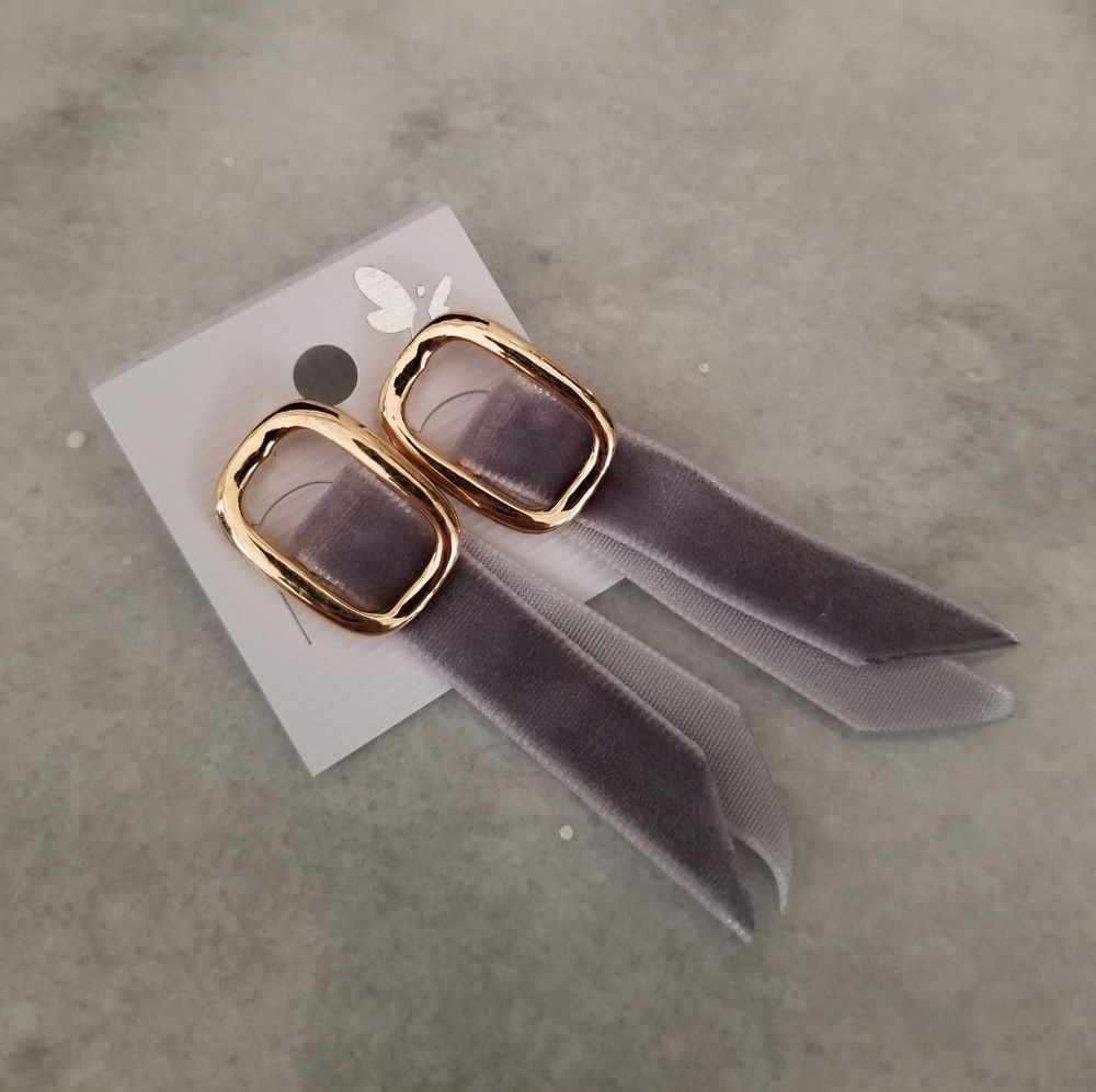 Vintage suede ribbon earrings